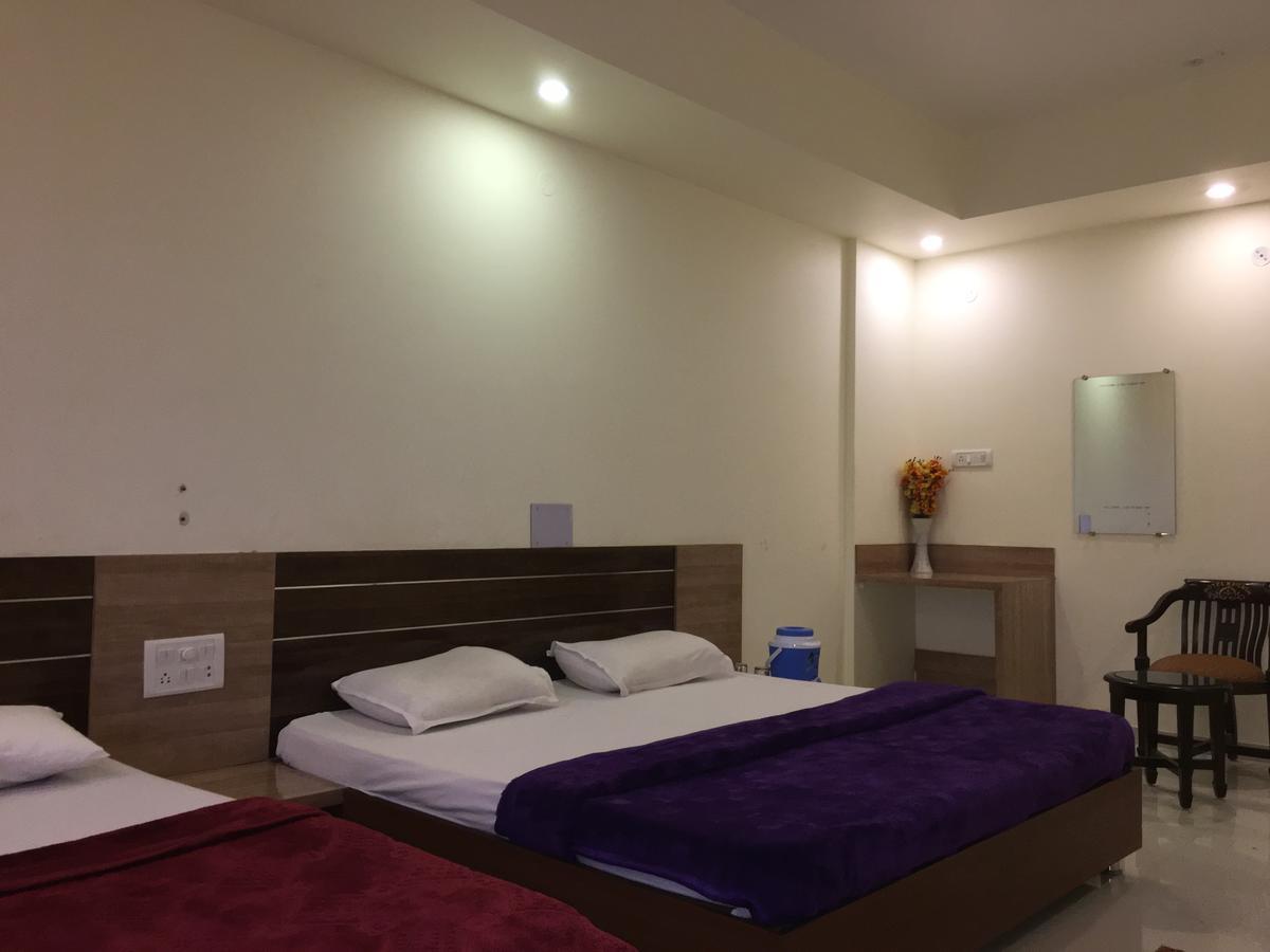 Kailash Presidency Hotel Bhopal Exterior foto